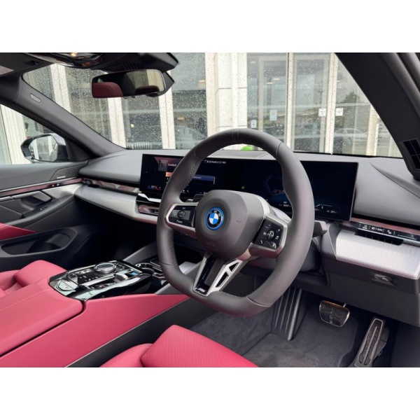 BMW i5 - 40 83.9kWh M Sport Pro Auto eDrive 4dr (11kW Charger)