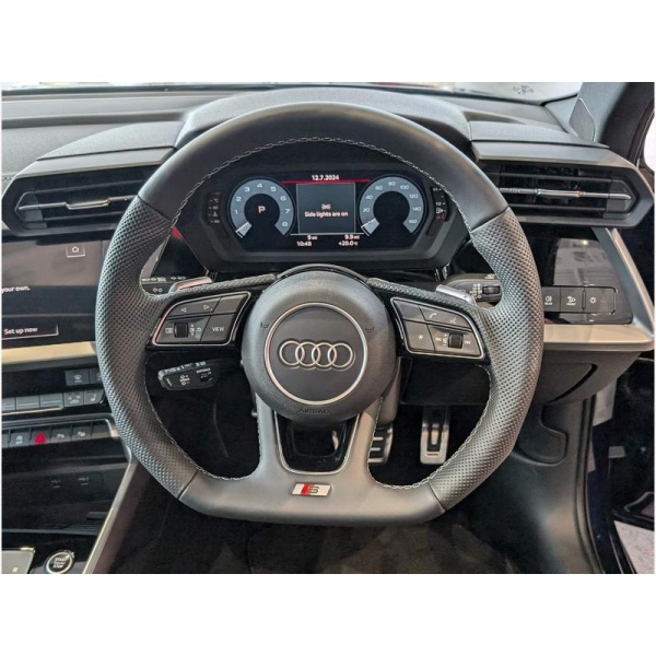 Audi A3 Saloon - AUDI A3 Saloon Black Edition 35 TFSI 150 PS S tronic 4dr