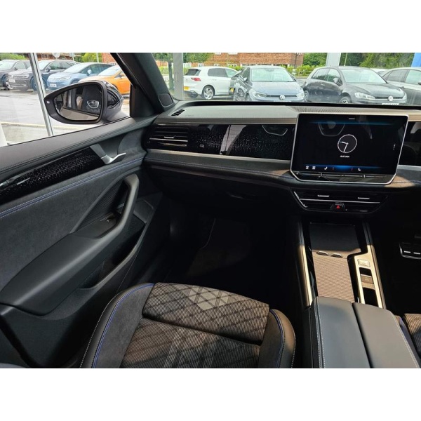 Volkswagen Passat - 1.5 eTSI MHEV R-Line DSG Euro 6 (s/s) 5dr