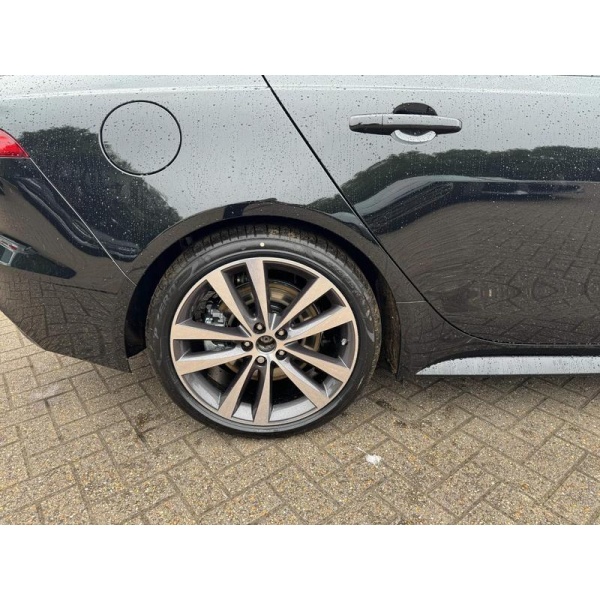 Jaguar XE - 2.0 P250i R-Dynamic HSE Black Auto Euro 6 (s/s) 4dr