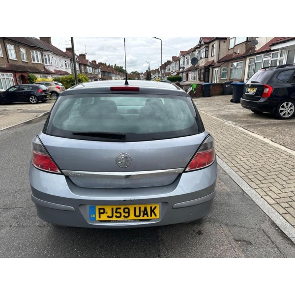 Vauxhall Astra - 1.6i 16v Club Hatchback 5dr Petrol Manual (155 g/km, 113 bhp)