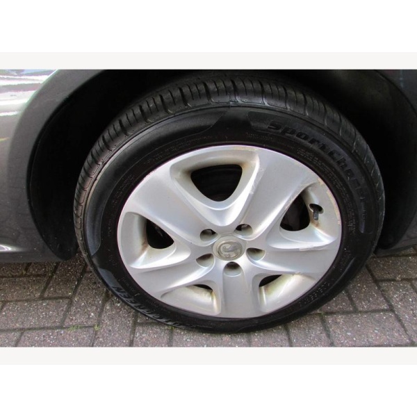 Vauxhall Zafira - 1.6 16V Exclusiv MPV 5dr Petrol Manual Euro 5 (115 ps)