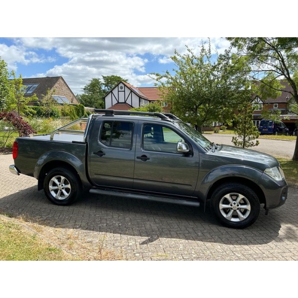 Nissan Navara - 2.5 dCi Tekna Auto 4WD Euro 5 4dr