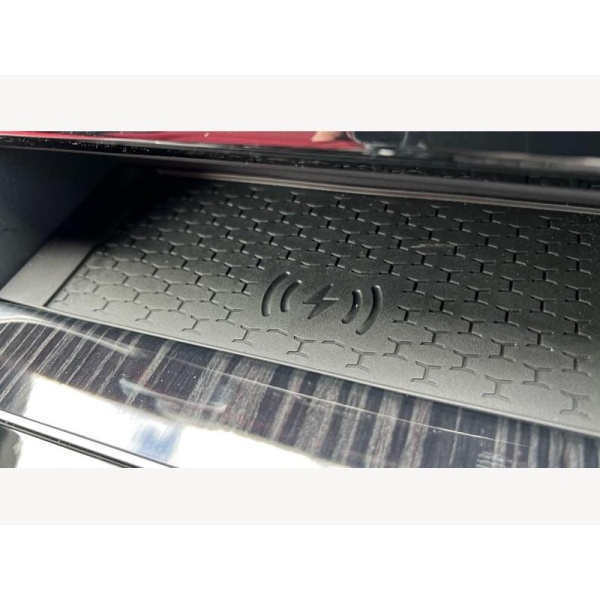 Jaguar XE - 2.0 P250i R-Dynamic HSE Black Auto Euro 6 (s/s) 4dr
