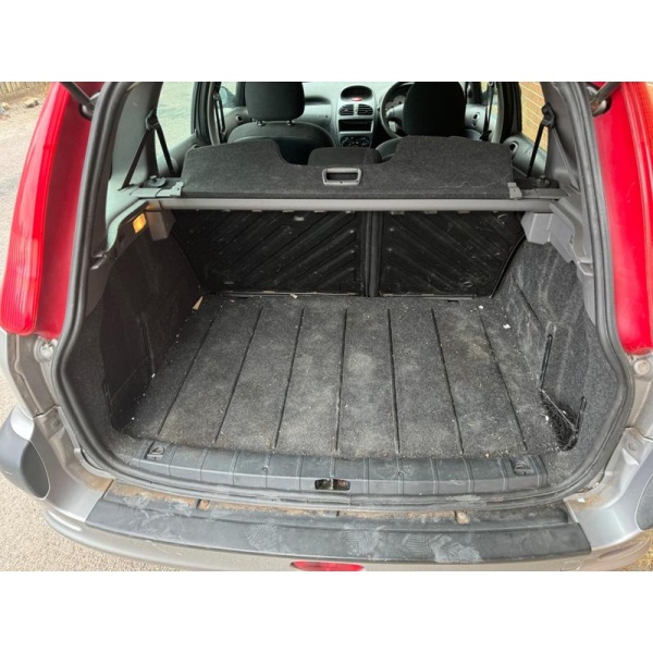 Peugeot 206 SW - 1.4 8v S 5dr (a/c)