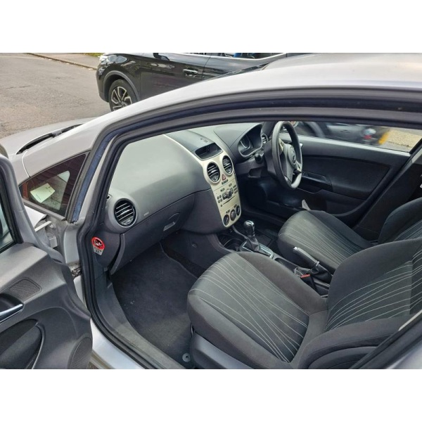 Vauxhall Corsa - 1.4i 16v Club Hatchback 5dr Petrol Automatic (166 g/km, 89 bhp)