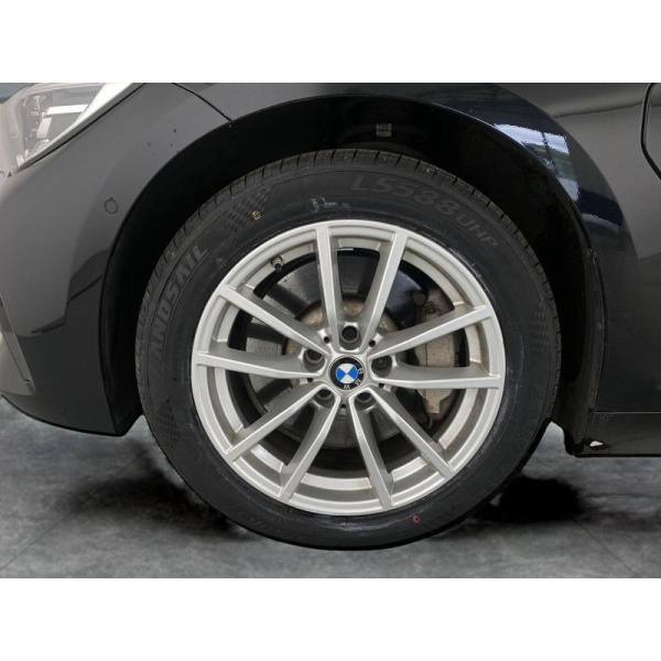 BMW 3 Series - 2.0 330e 12kWh SE Pro Plug-in (292 ps) 4dr