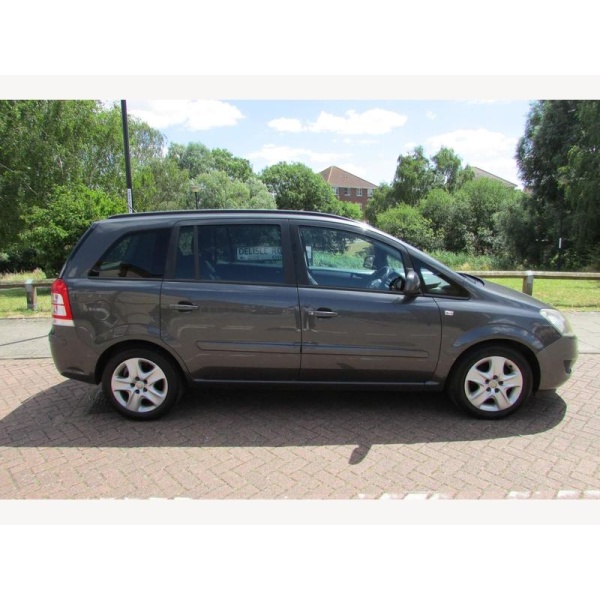 Vauxhall Zafira - 1.6 16V Exclusiv MPV 5dr Petrol Manual Euro 5 (115 ps)