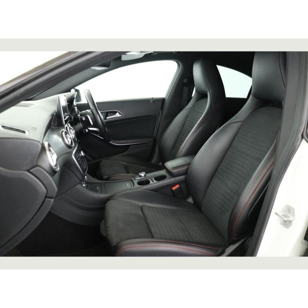 Mercedes-Benz CLA Class - CLA 220 D AMG LINE 2.1 4dr