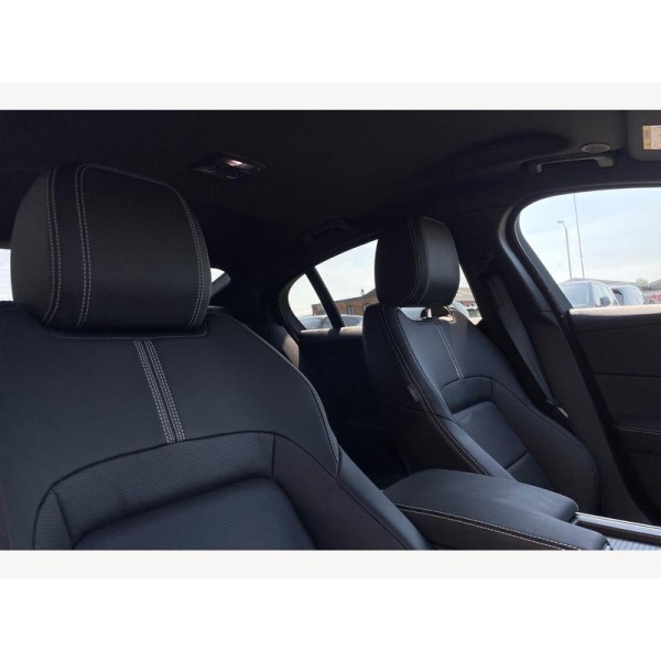 Jaguar XE - 2.0 D200 R-Dynamic SE Black 4dr Auto
