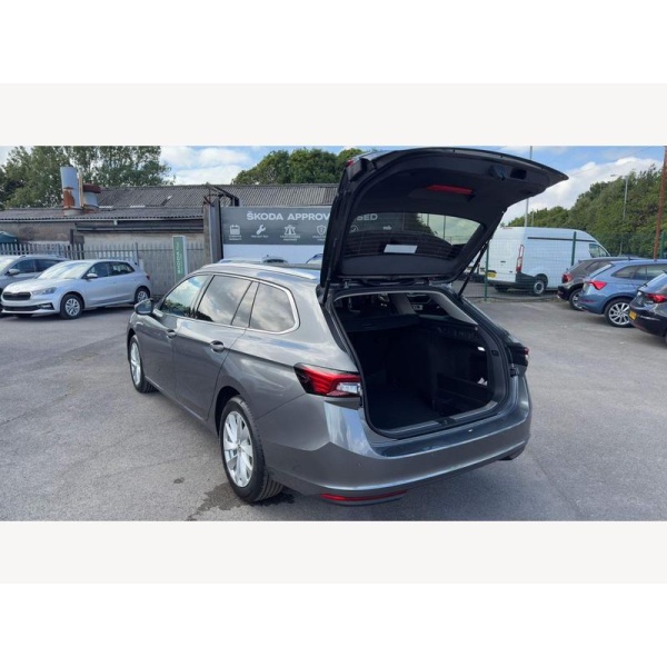 SKODA Superb - 1.5 TSI e-TEC MHEV SE Technology DSG Euro 6 (s/s) 5dr