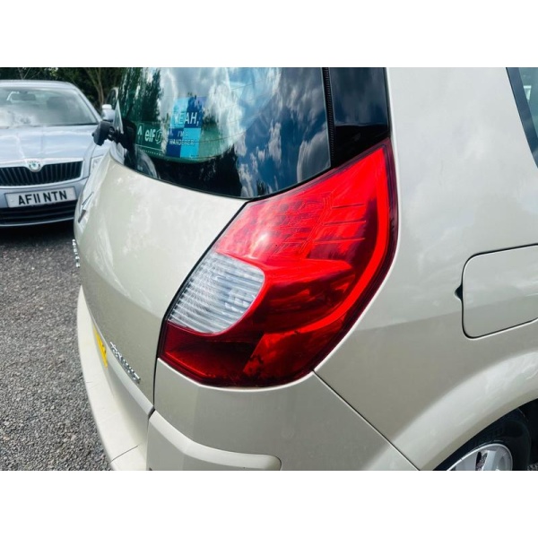 Renault Scenic - 1.6 VVT Dynamique 5dr