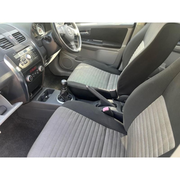 Suzuki SX4 - 1.6 SZ4 SUV 5dr Petrol Manual Euro 5 (120 ps)