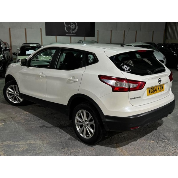 Nissan Qashqai - 1.2 DIG-T Acenta 2WD Euro 5 (s/s) 5dr