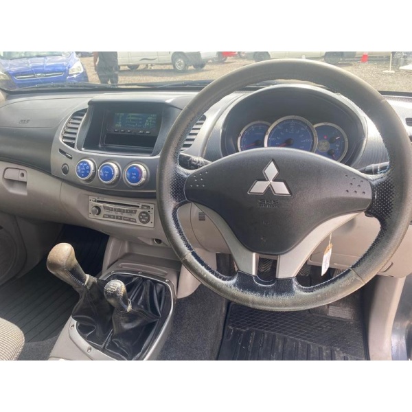 Mitsubishi L200 - 2.5 DI-D Warrior 4WD 4dr