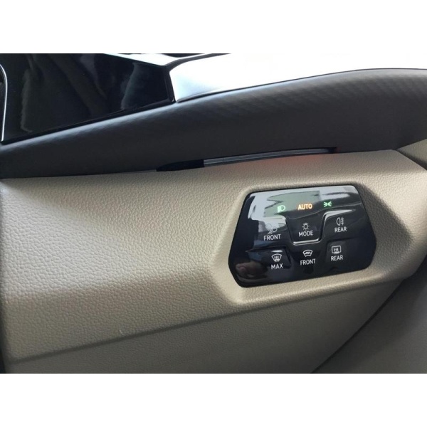 Volkswagen Multivan - 1.4 TSI 13kWh Style DSG L2 Euro 6 (s/s) 5dr