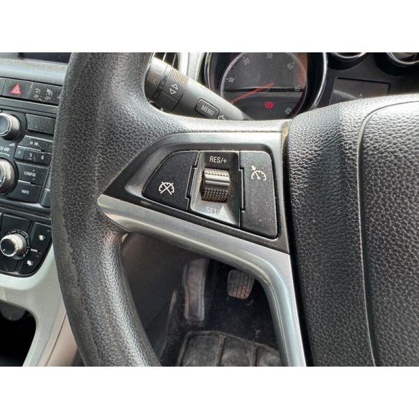 Vauxhall Astra - 1.7 CDTi ecoFLEX Exclusiv Sports Tourer 5dr Diesel Manual Euro 5 (110 ps)