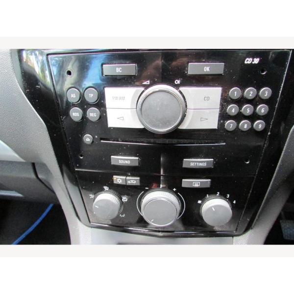 Vauxhall Zafira - 1.6 16V Exclusiv MPV 5dr Petrol Manual Euro 5 (115 ps)