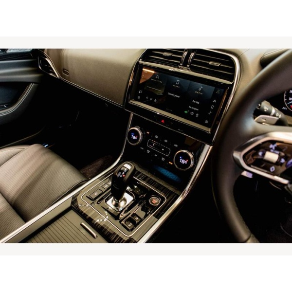 Jaguar XE - 2.0 D200 MHEV R-Dynamic SE Black Auto Euro 6 (s/s) 4dr