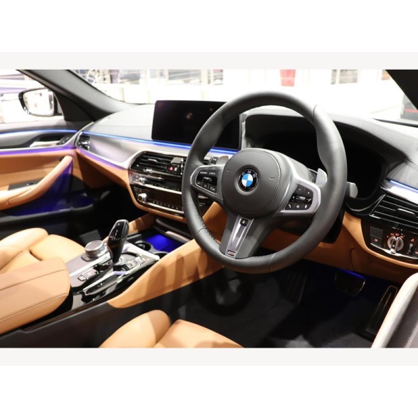 BMW 3 Series Saloon - BMW 320i M Sport 2.0 4dr