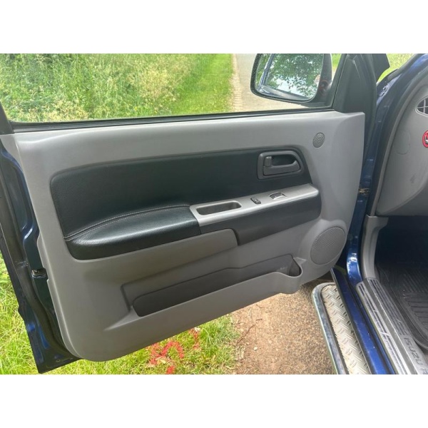 Isuzu Rodeo - 3.0 TD Denver Max LE Pickup 4dr Diesel Manual 4WD (243 g/km, 129 bhp)