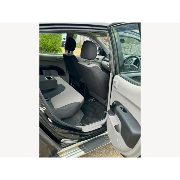Mitsubishi L200 - 2.5 DI-D Barbarian Pickup Double Cab 4dr Diesel Manual 4WD Euro 5 (LB) (175 ps)