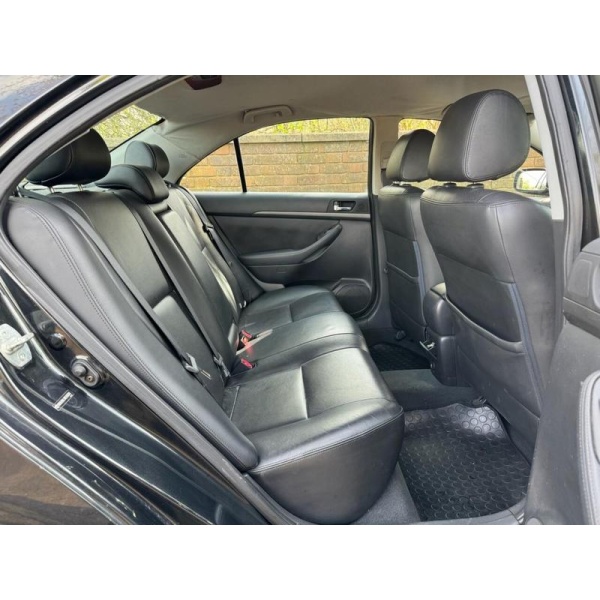 Toyota Avensis - 2.0L T SPIRIT VVT-I 4d 145 BHP