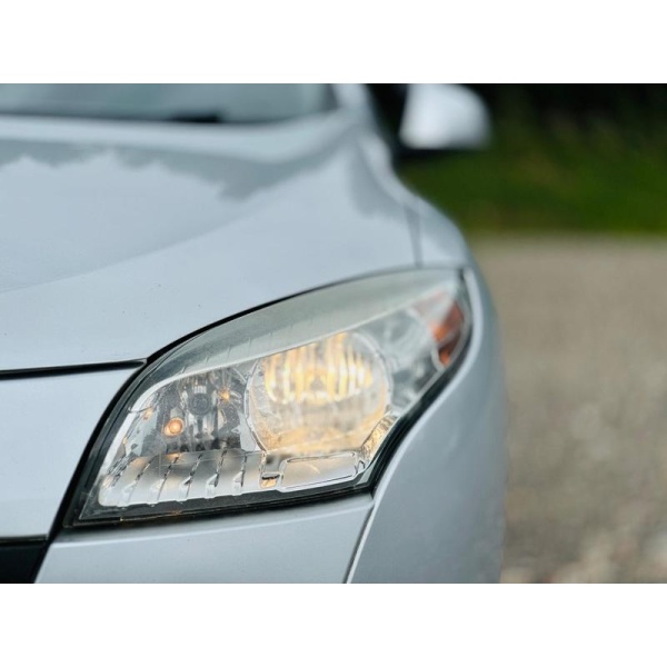 Renault Megane - 1.6 16V Dynamique TomTom Euro 5 3dr