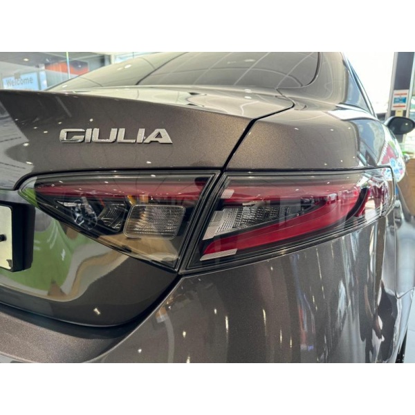 Alfa Romeo Giulia - 2.0T Veloce Auto Euro 6 (s/s) 4dr