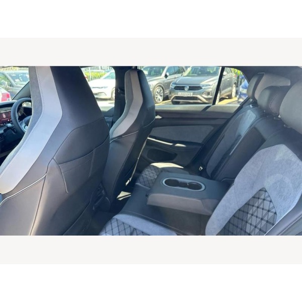 Volkswagen Golf - 1.5 eTSI MHEV R-Line DSG Euro 6 (s/s) 5dr