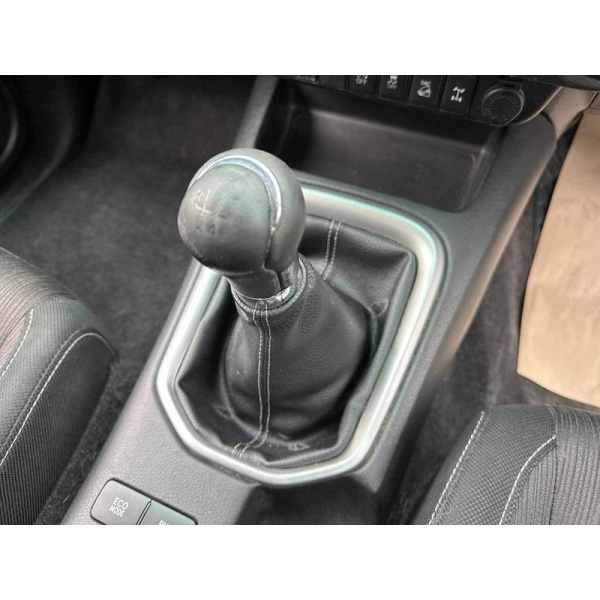 Toyota Hilux - D-4D Invincible Pickup 2.4 Manual Diesel