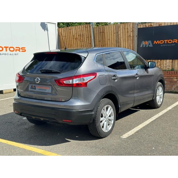 Nissan Qashqai - 1.2 DIG-T Acenta 2WD Euro 5 (s/s) 5dr