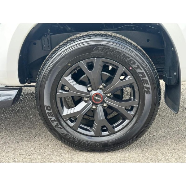 Isuzu D-max - 1.9 TD V-Cross Auto 4WD Euro 6 (s/s) 4dr
