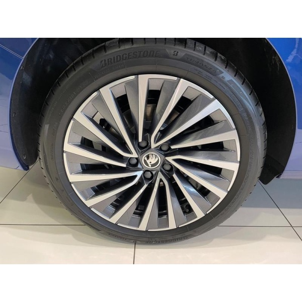 SKODA Superb - 2.0 TDI Laurin & Klement DSG 4WD Euro 6 (s/s) 5dr
