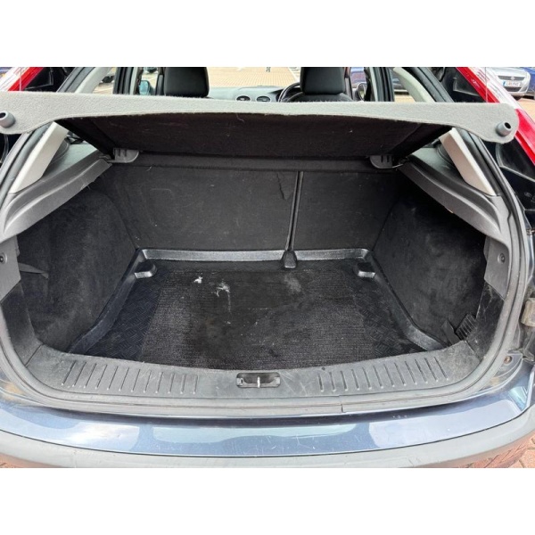 Ford Focus - 1.6 Zetec Climate 5dr