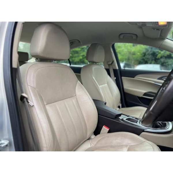 Vauxhall Insignia - 1.8i 16v Exclusiv Euro 5 4dr