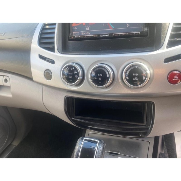 Mitsubishi L200 - 2.5 DI-D Barbarian Auto 4WD Euro 4 4dr (LB)