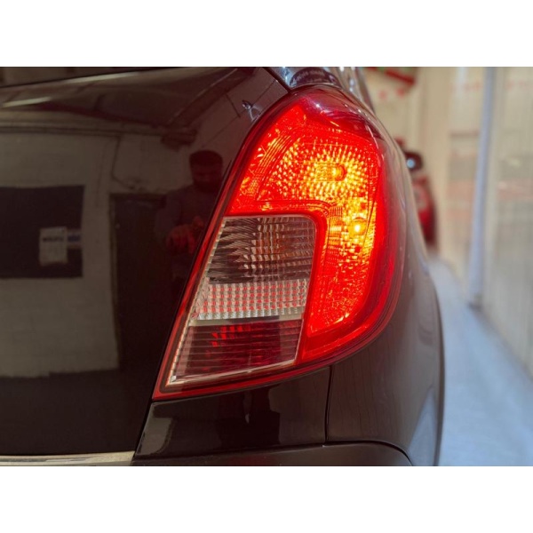 Vauxhall Antara - 2.2 CDTi Exclusiv 4WD Euro 5 (s/s) 5dr