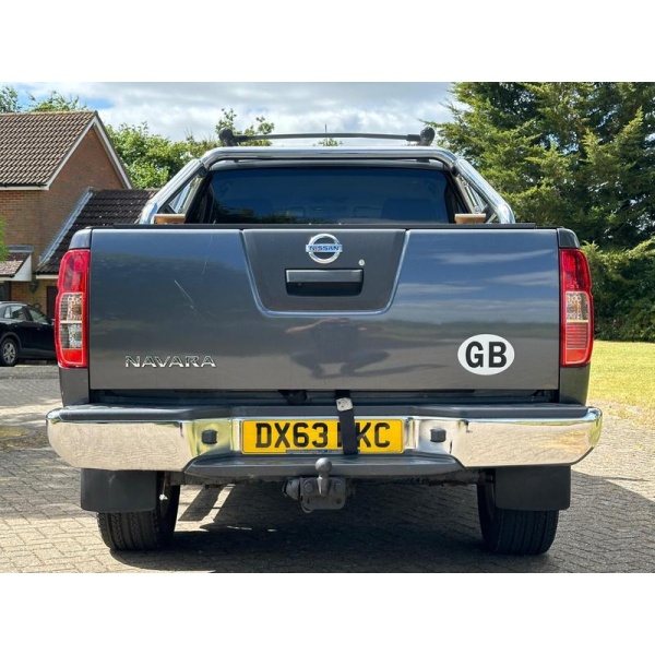 Nissan Navara - 2.5 dCi Tekna Auto 4WD Euro 5 4dr