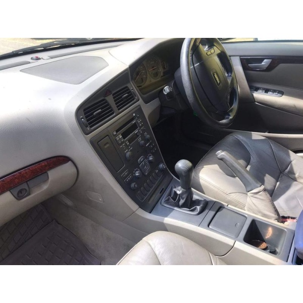 Volvo V70 - 2.4 Estate 5dr Petrol Manual (205 g/km, 140 bhp)