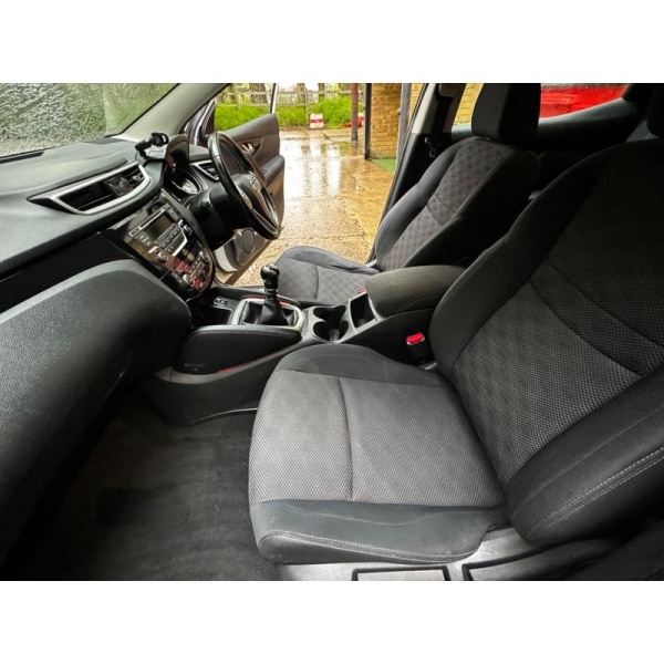 Nissan Qashqai - 1.2 DIG-T Acenta 2WD Euro 5 (s/s) 5dr