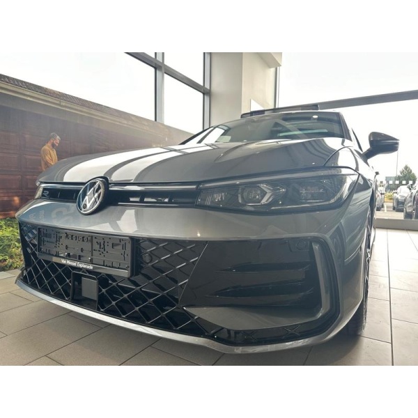 Volkswagen Passat - 1.5 eTSI MHEV R-Line DSG Euro 6 (s/s) 5dr