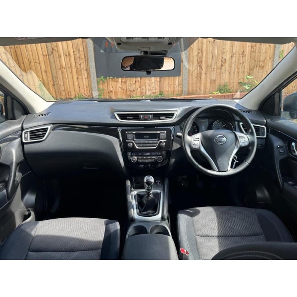 Nissan Qashqai - 1.2 DIG-T Acenta 2WD Euro 5 (s/s) 5dr