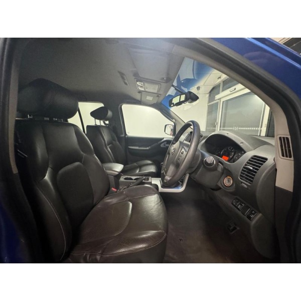 Nissan Navara - 2.5 dCi Tekna 4WD Euro 5 4dr