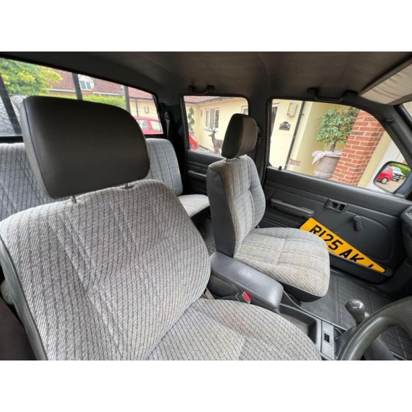 Toyota Hi-lux - 2.4 DOUBLE CAB 4WD LOW MILAGE COLLECTORS MK 3 MODEL