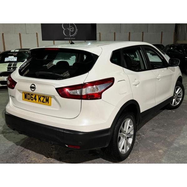 Nissan Qashqai - 1.2 DIG-T Acenta 2WD Euro 5 (s/s) 5dr