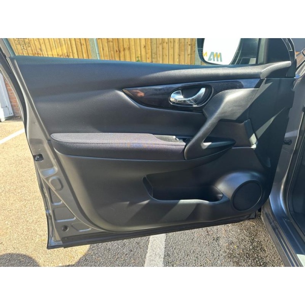 Nissan Qashqai - 1.2 DIG-T Acenta 2WD Euro 5 (s/s) 5dr
