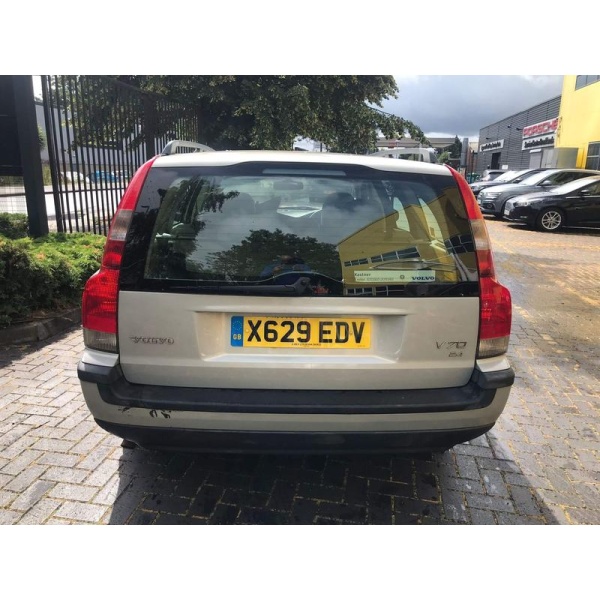 Volvo V70 - 2.4 Estate 5dr Petrol Manual (205 g/km, 140 bhp)