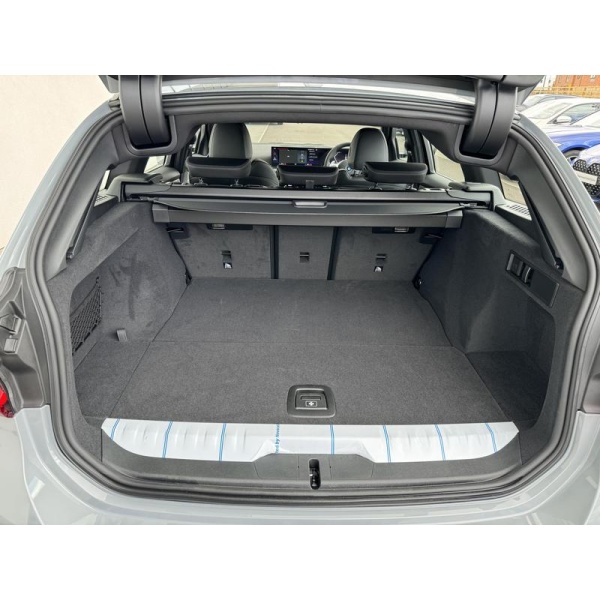 BMW 3 Series Touring - BMW 330e M Sport 2.0 5dr
