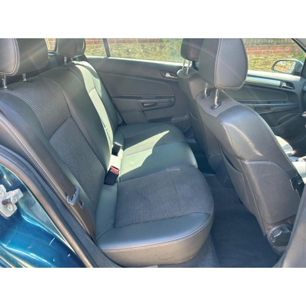 Vauxhall Astra - 1.6i 16v Design 5dr
